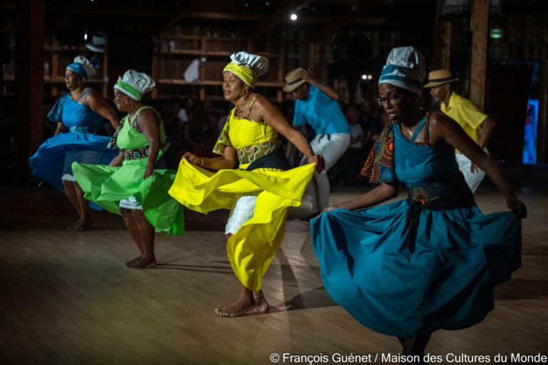 BELE de la Martinique : Danses et genre musical en temoignage de l' esclavagisme passé - Danses et musique du groupe OBIDJOUL - Musique créole de la MARTINIQUE - Concert au Theatre Zingaro à Aubervilliers.