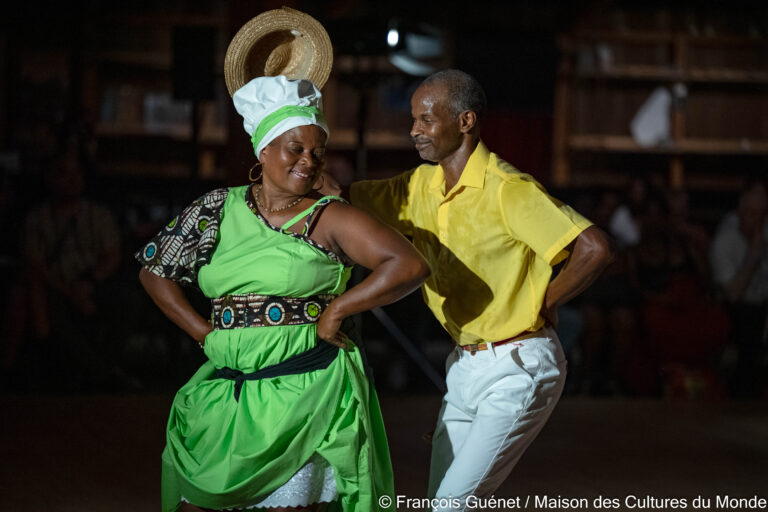 BELE de la Martinique : Danses et genre musical en temoignage de l' esclavagisme passé - Danses et musique du groupe OBIDJOUL - Musique créole de la MARTINIQUE - Concert au Theatre Zingaro à Aubervilliers.