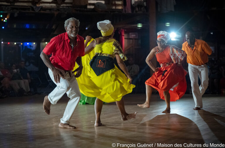 BELE de la Martinique : Danses et genre musical en temoignage de l' esclavagisme passé - Danses et musique du groupe OBIDJOUL - Musique créole de la MARTINIQUE - Concert au Theatre Zingaro à Aubervilliers.