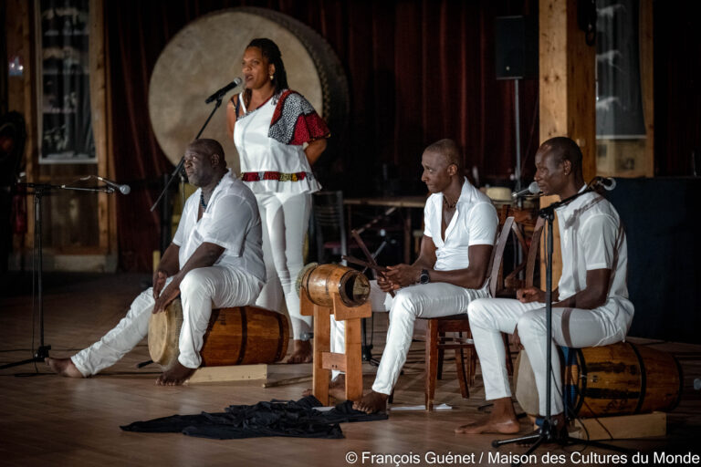 BELE de la Martinique : Danses et genre musical en temoignage de l' esclavagisme passé - Danses et musique du groupe OBIDJOUL - Musique créole de la MARTINIQUE - Concert au Theatre Zingaro à Aubervilliers.