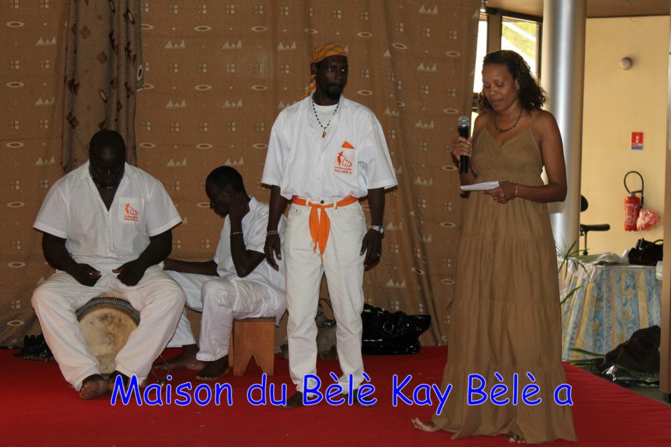 01_quand_l_art_se_fait_-femme_initiation_bele_a_-la_region_10-03-2012