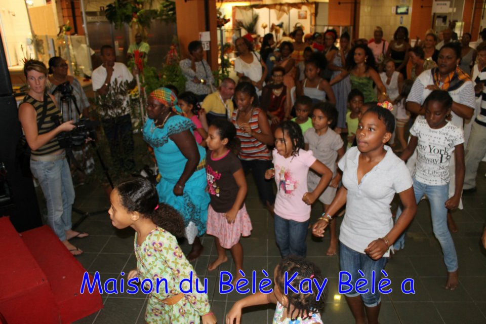 03_quand_l_art_se_fait_-femme_initiation_bele_a_-la_region_10-03-2012