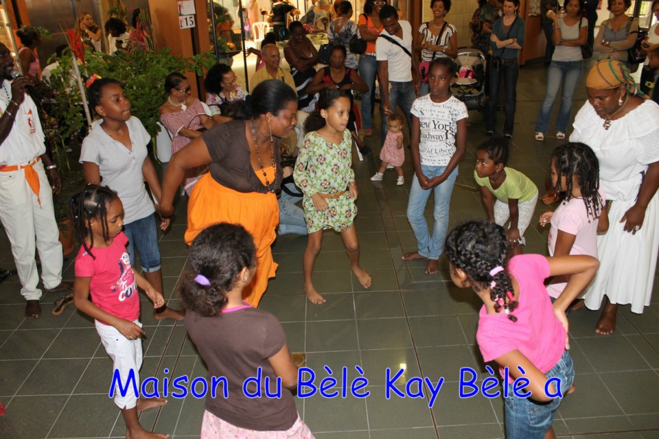 14_quand_l_art_se_fait_-femme_initiation_bele_a_-la_region_10-03-2012