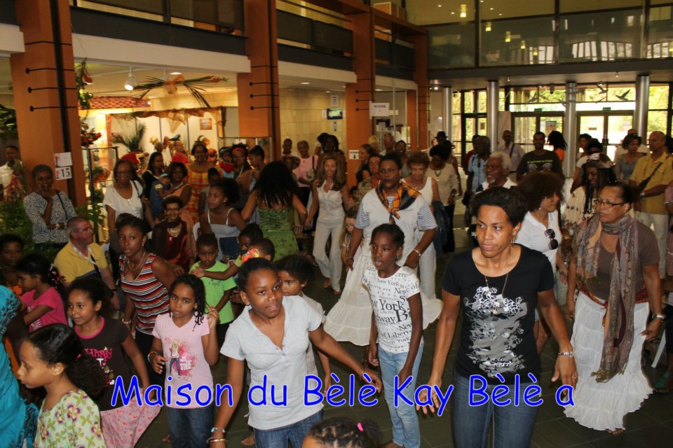 16_quand_l_art_se_fait_-femme_initiation_bele_a_-la_region_10-03-2012