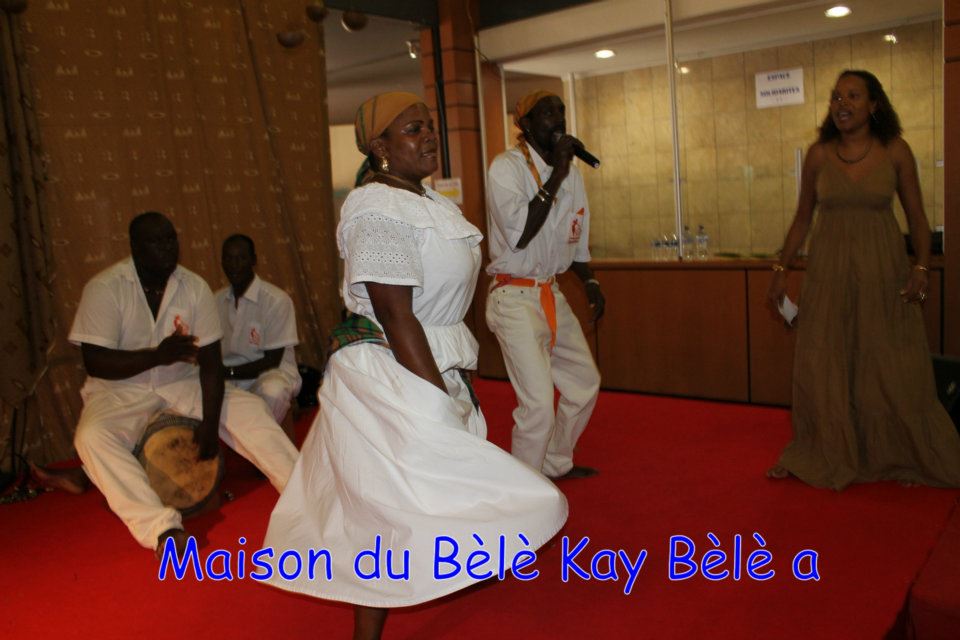 26_quand_l_art_se_fait_-femme_initiation_bele_a_-la_region_10-03-2012