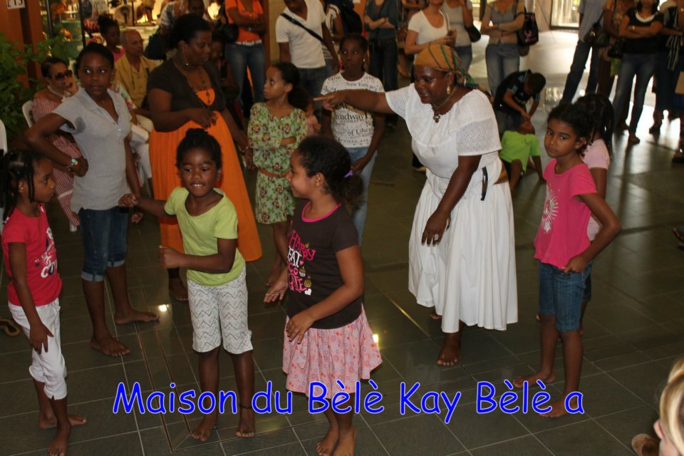 30_quand_l_art_se_fait_-femme_initiation_bele_a_-la_region_10-03-2012
