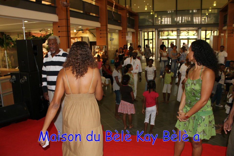 37_quand_l_art_se_fait_-femme_initiation_bele_a_-la_region_10-03-2012