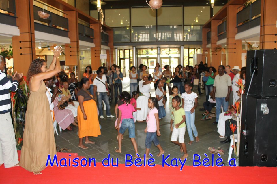 45_quand_l_art_se_fait_-femme_initiation_bele_a_-la_region_10-03-2012
