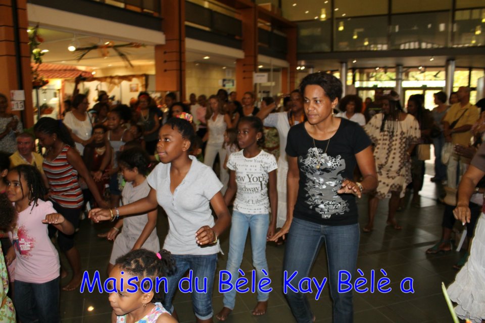 46_quand_l_art_se_fait_-femme_initiation_bele_a_-la_region_10-03-2012