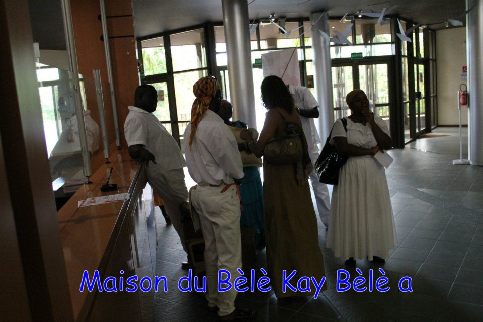 51_quand_l_art_se_fait_-femme_initiation_bele_a_-la_region_10-03-2012
